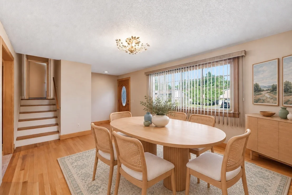Photo of 98 Meadowlark Dr