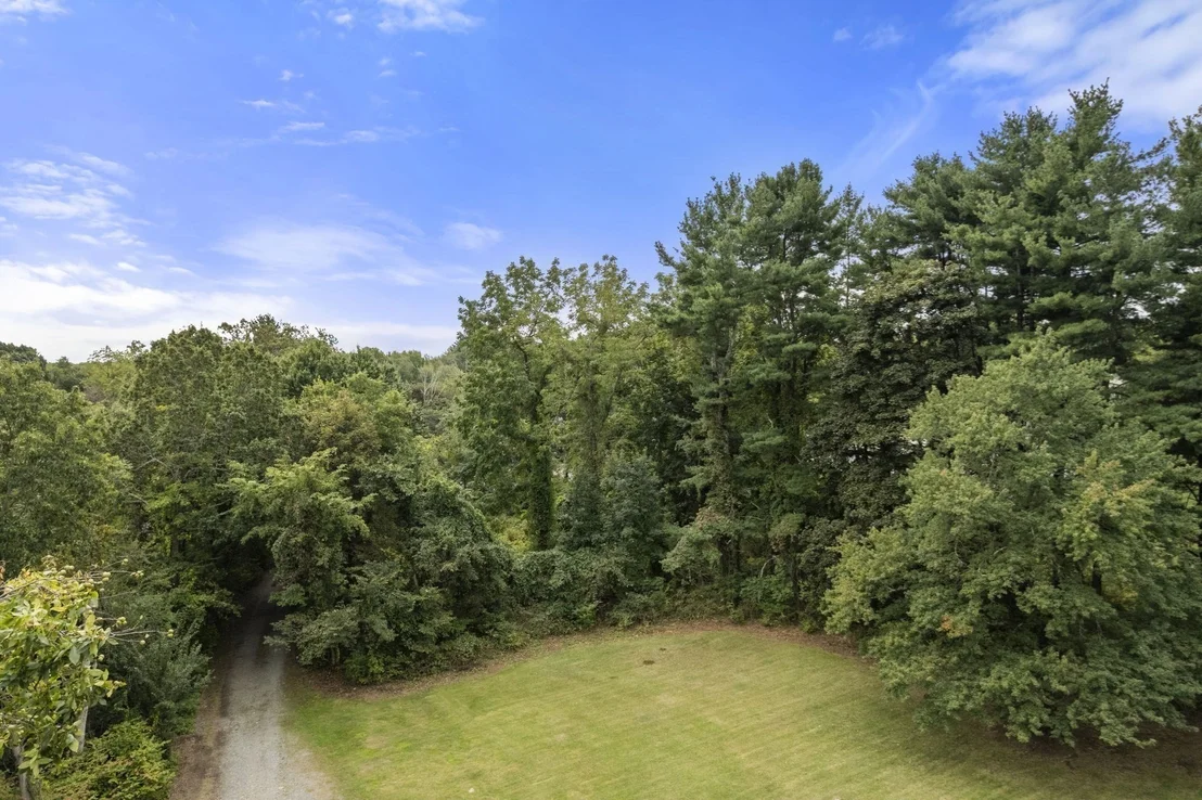 Photo of 444 Clapboardtree Street
