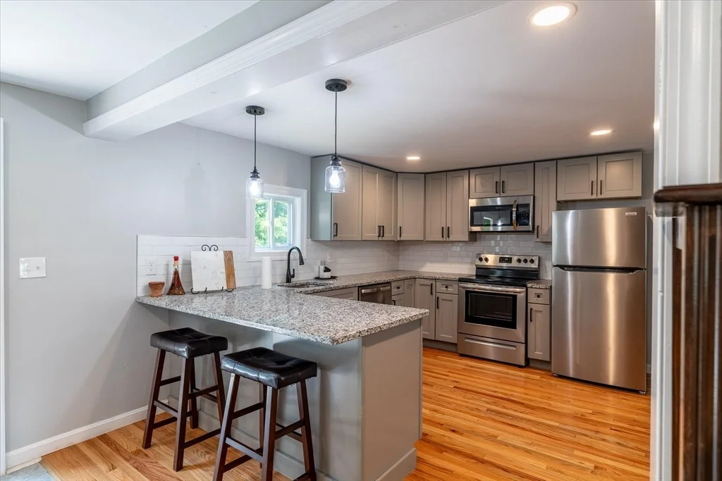 Photo of 13 Curley Dr