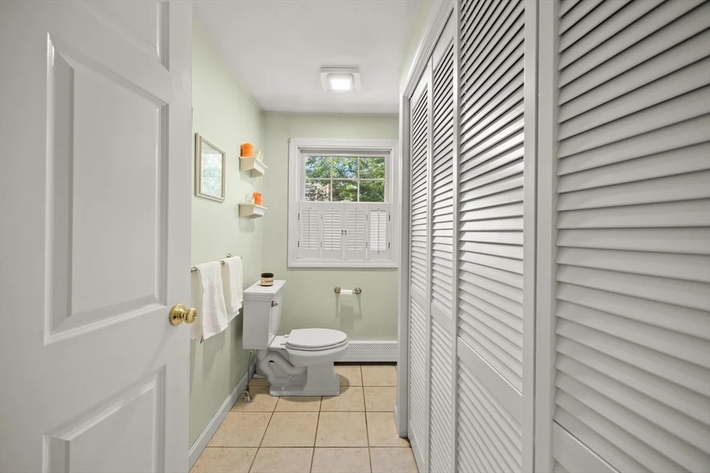 Photo of 8 Robinwood Dr