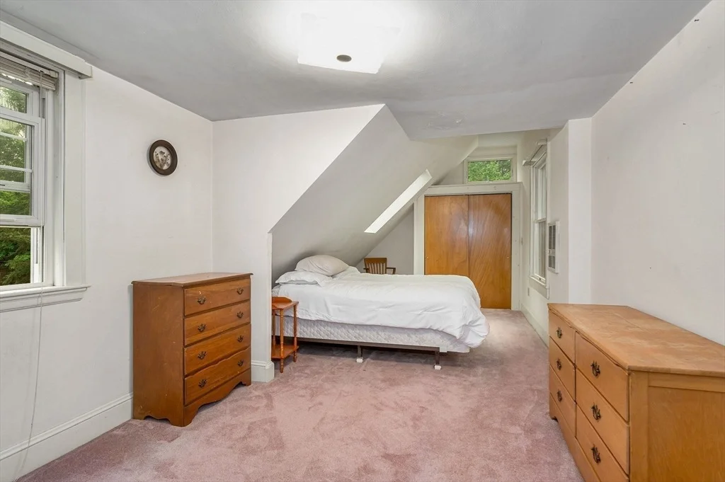 Photo of 160 Forest St