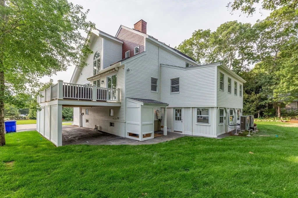 Photo of 43 Seabreeze Dr