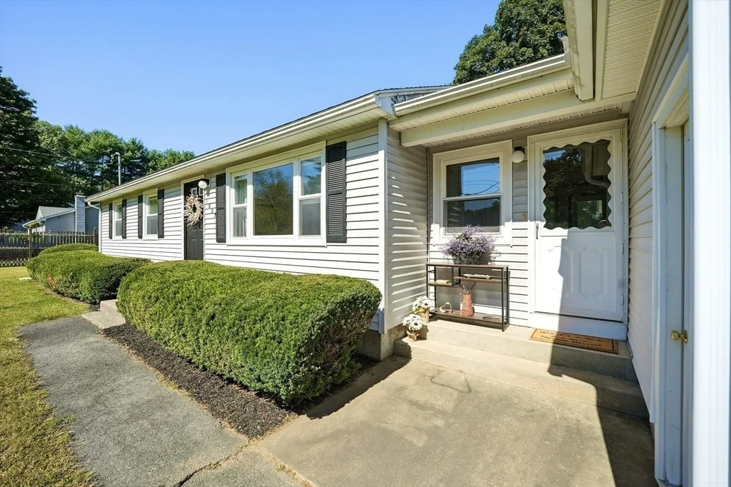 Photo of 1007 Westhampton Rd
