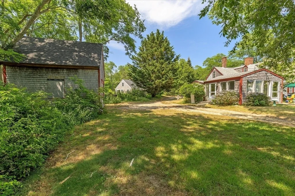Photo of 1285 Massasoit Rd