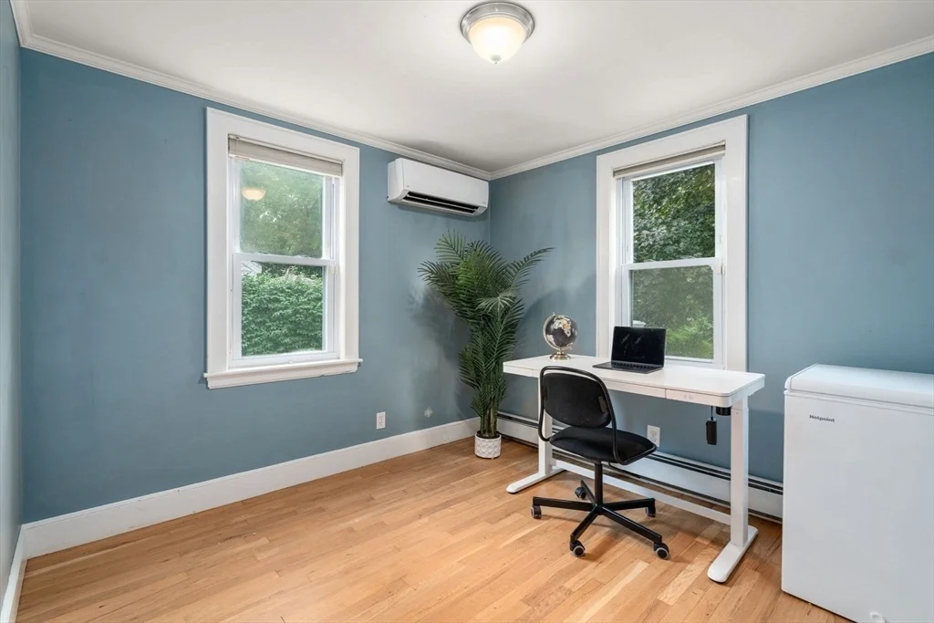 Photo of 55 Joclyn Ave