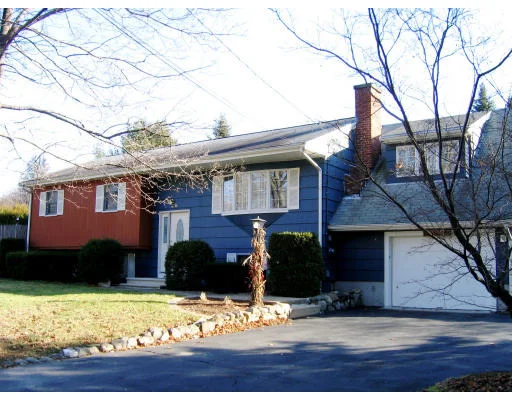 Photo of 19 Sahlin Circle