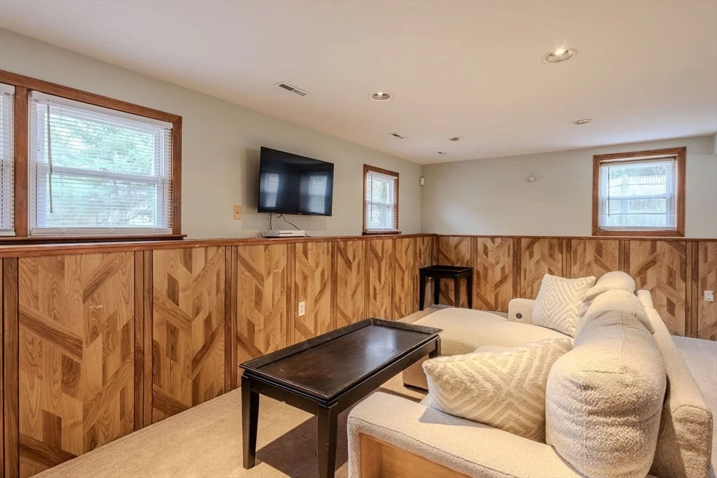 Photo of 46 Puritain Drive