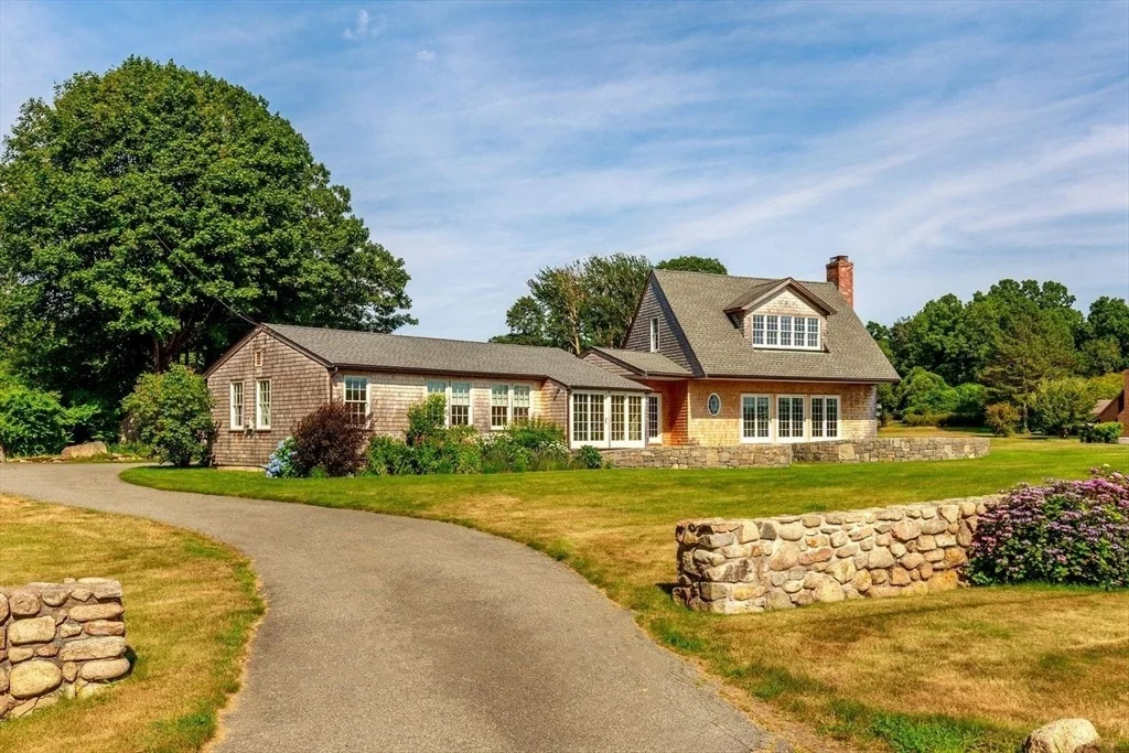 Photo of 100 Eastern Point Blvd