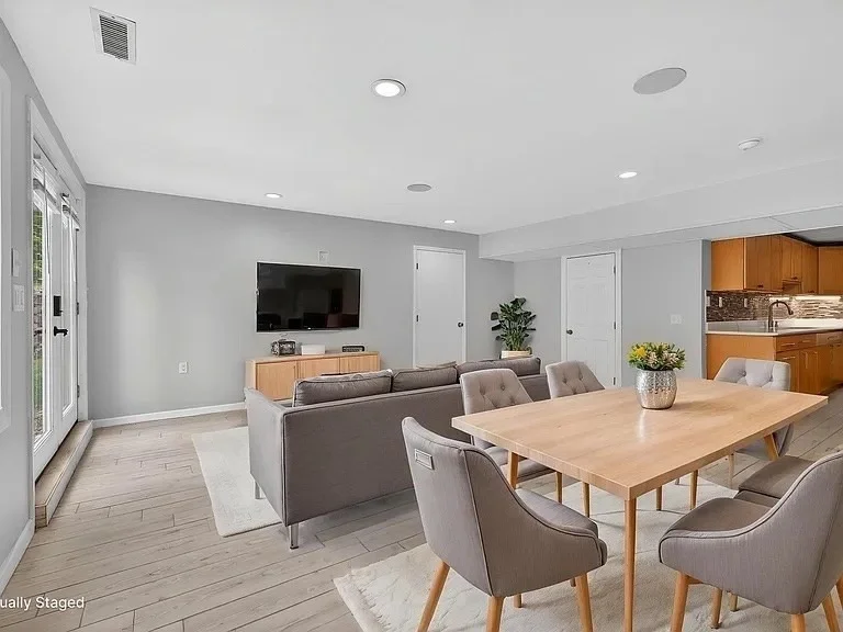 Photo of 23 Cove Rd