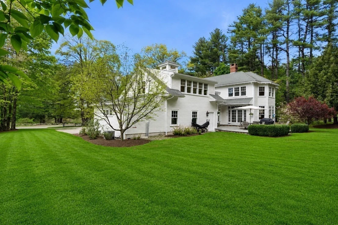 Photo of 1172 Lowell Rd
