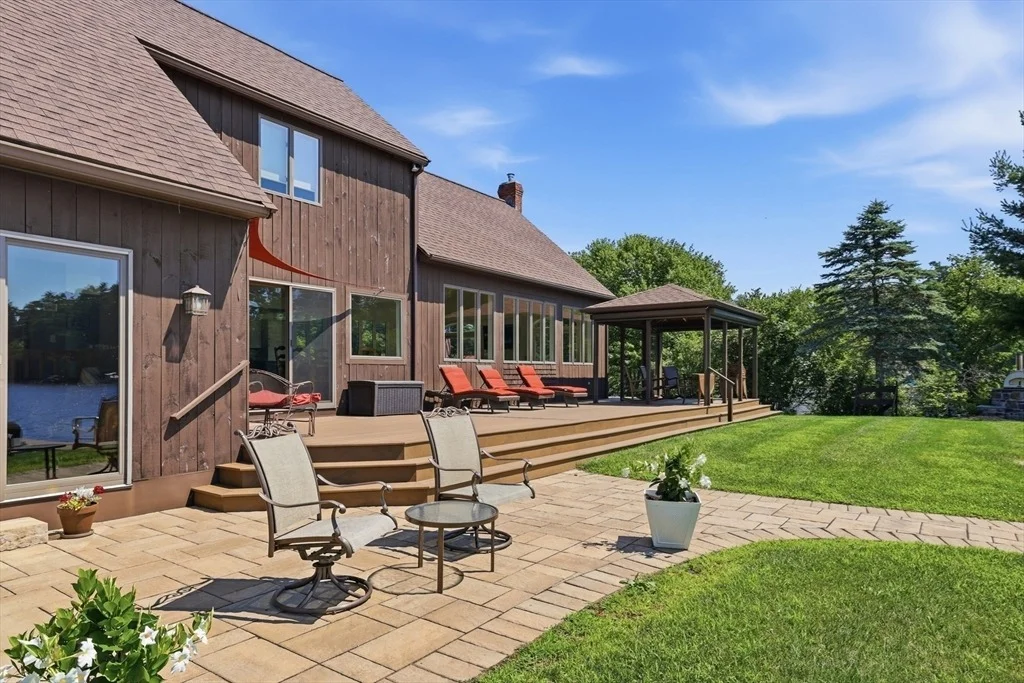 Photo of 18 River Rd