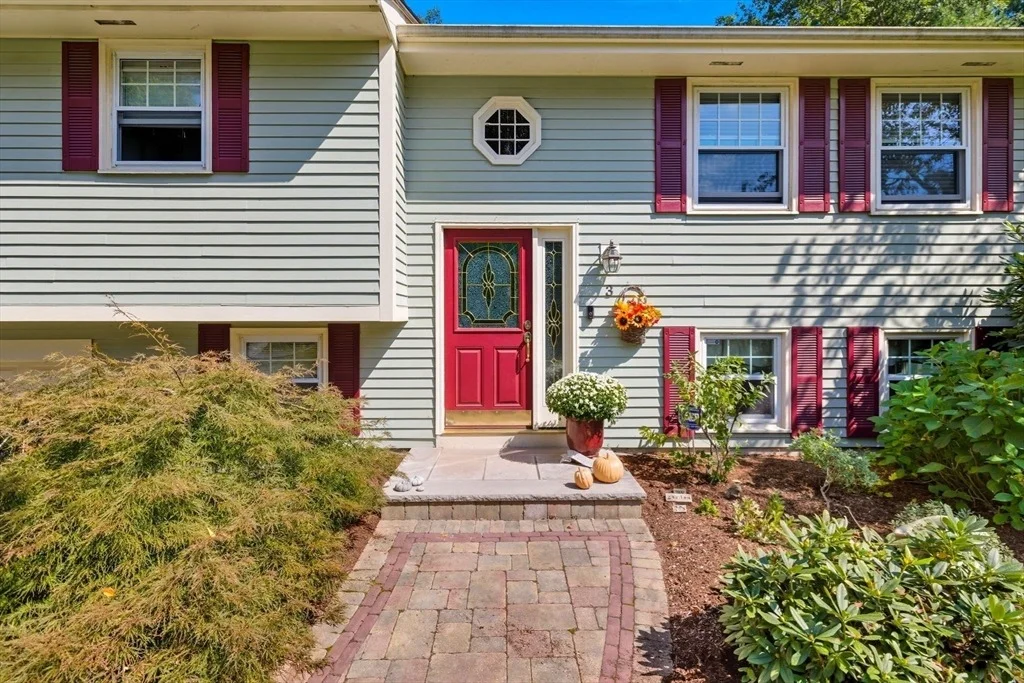 Photo of 3 Cushing Ln
