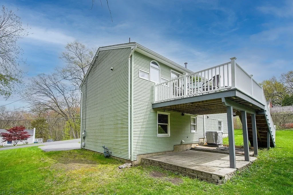 Photo of 131 Queen Ave