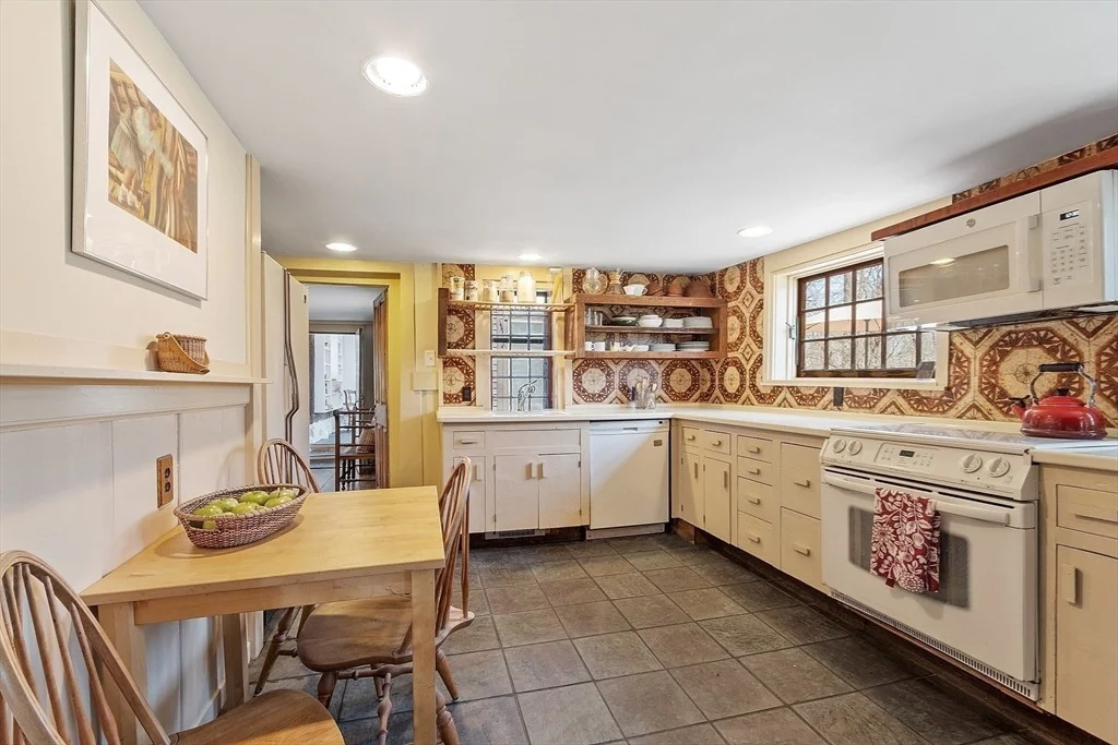 Photo of 320 Lowell Rd