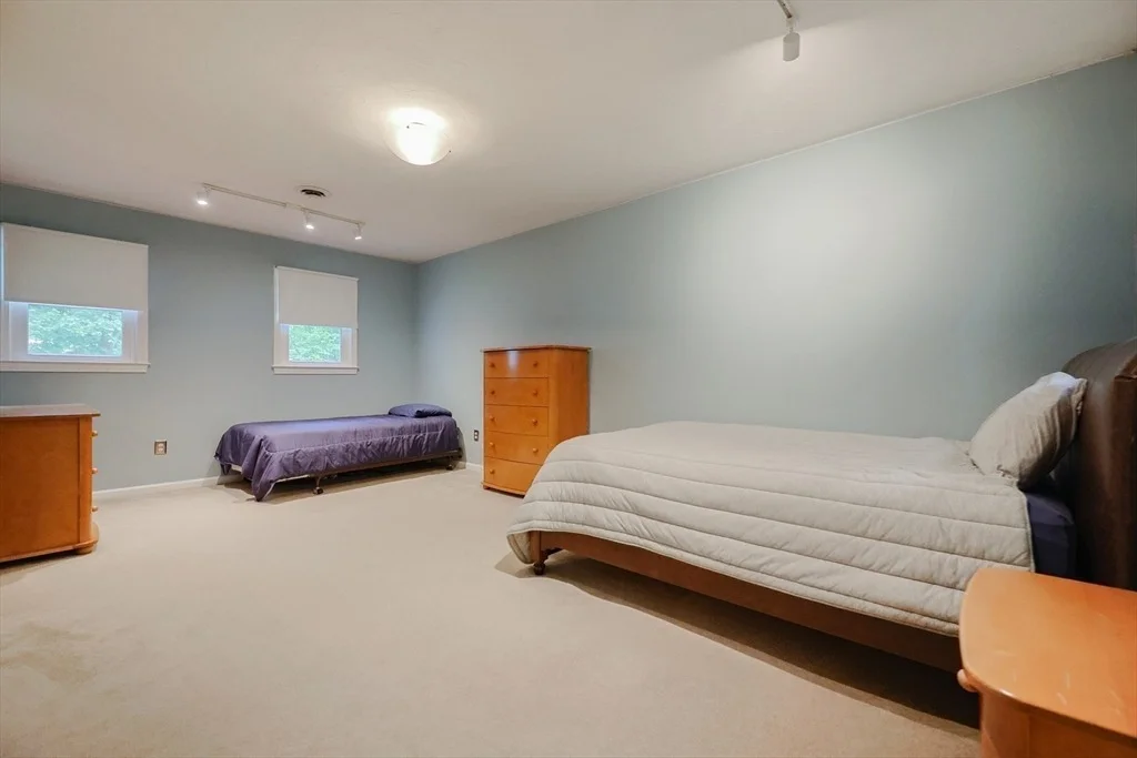 Photo of 233 Willowgate Rise