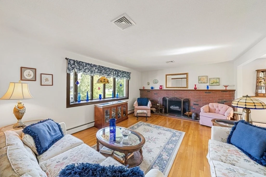 Photo of 25 Old Farm Rd