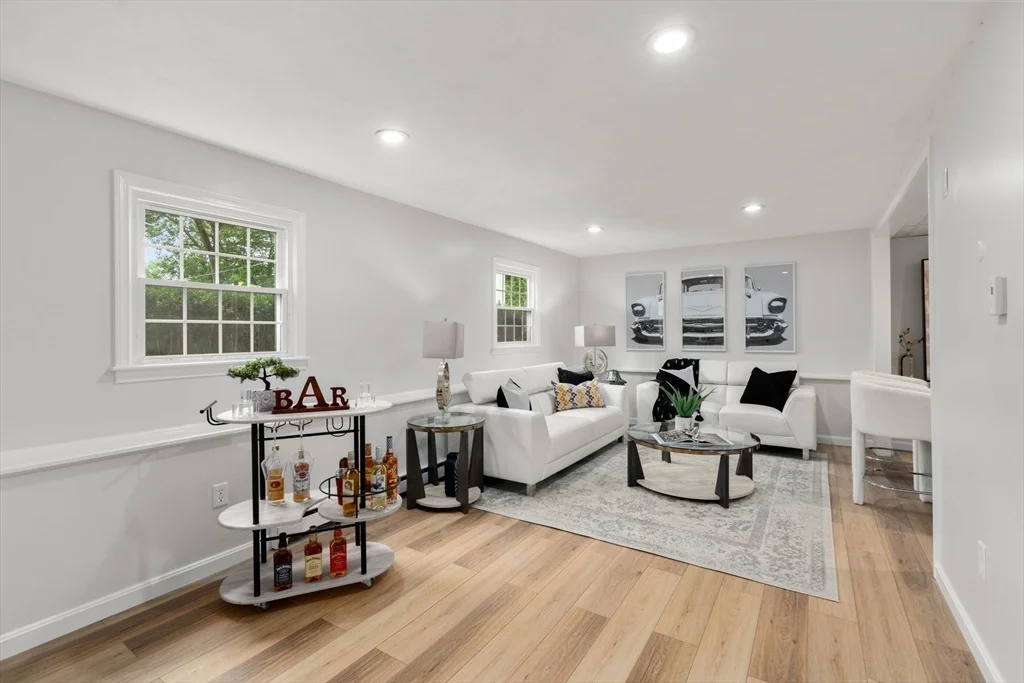 Photo of 7 Kennedy Dr