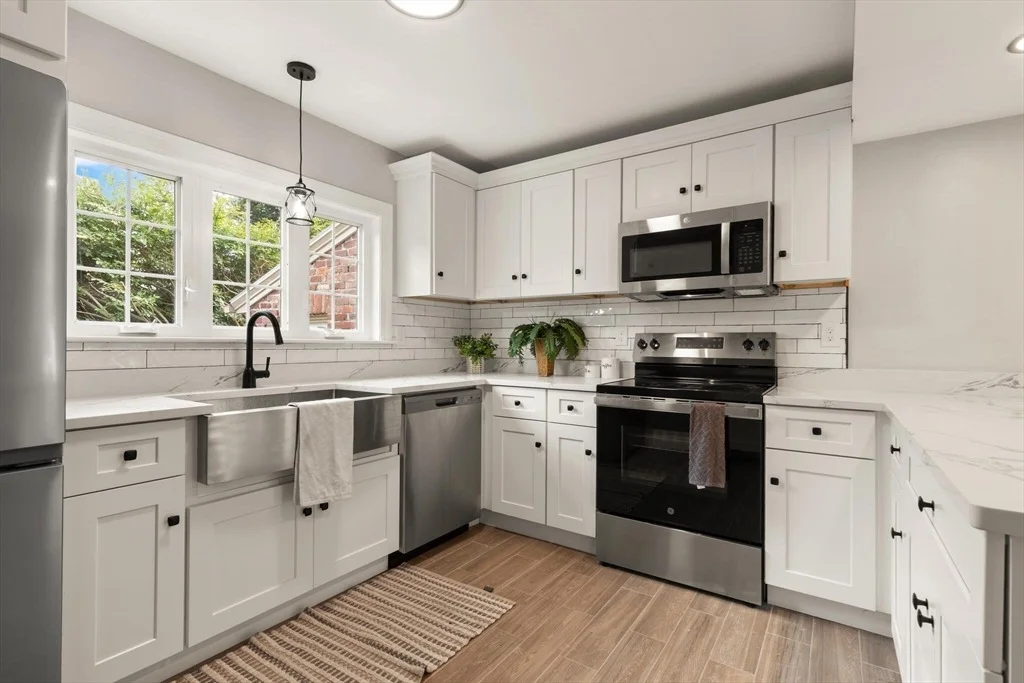 Photo of 129 Maple Ave