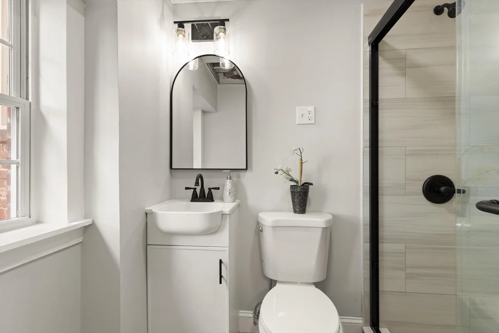 Photo of 129 Maple Ave
