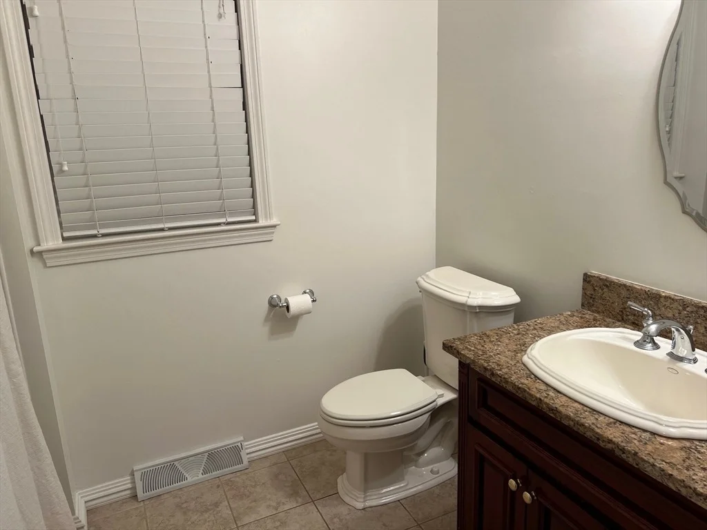 Photo of 140 Elmshade Dr