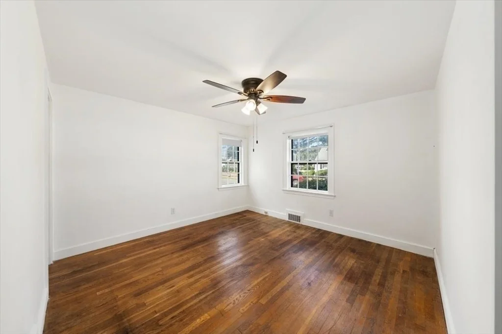Photo of 34 Aberdeen Ave.