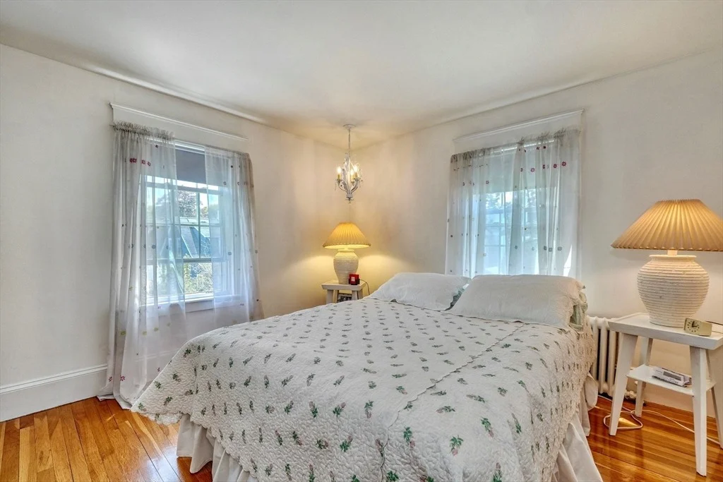 Photo of 17 Old Brook Cir