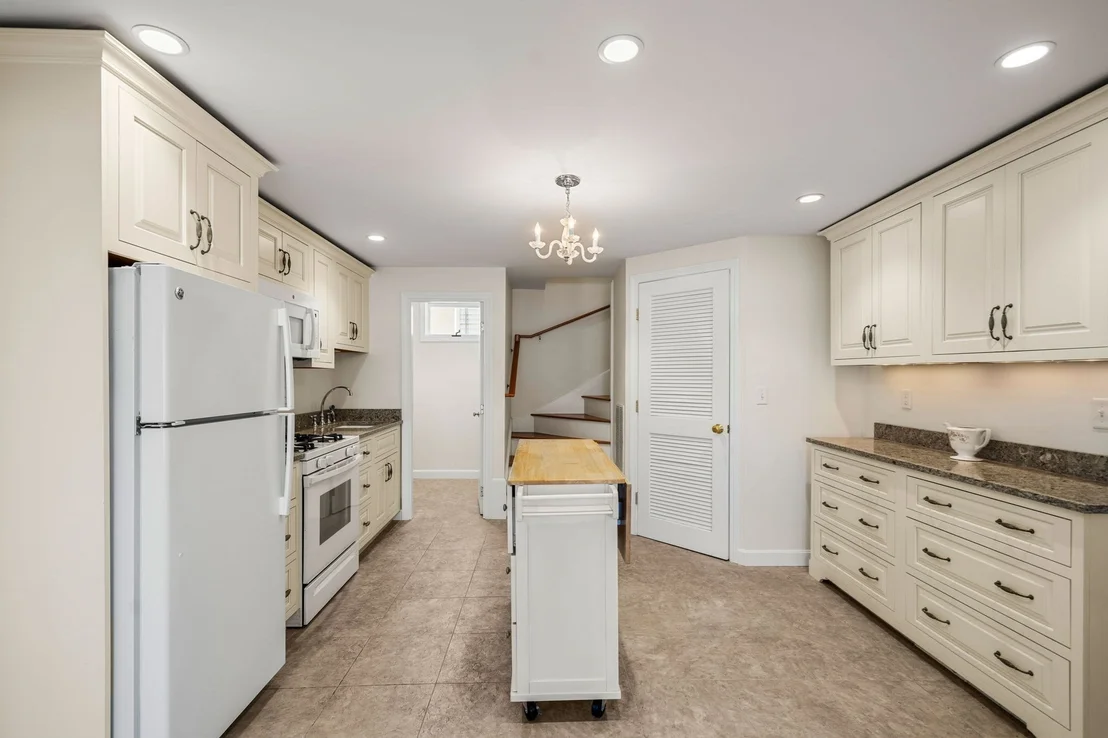 Photo of 1 Lewis Ave