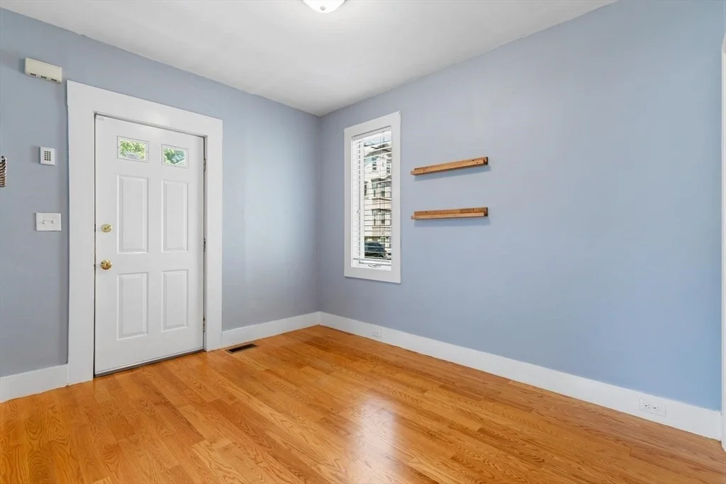 Photo of 18 Willow Ave