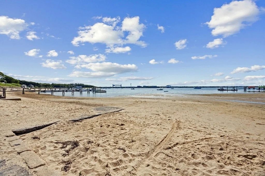 Photo of 2 Stone Dr