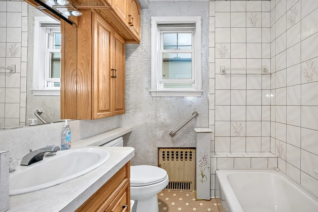 Photo of 37 Riverview St