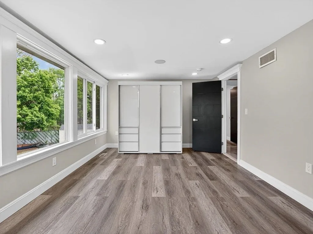 Photo of 23 Cove Rd
