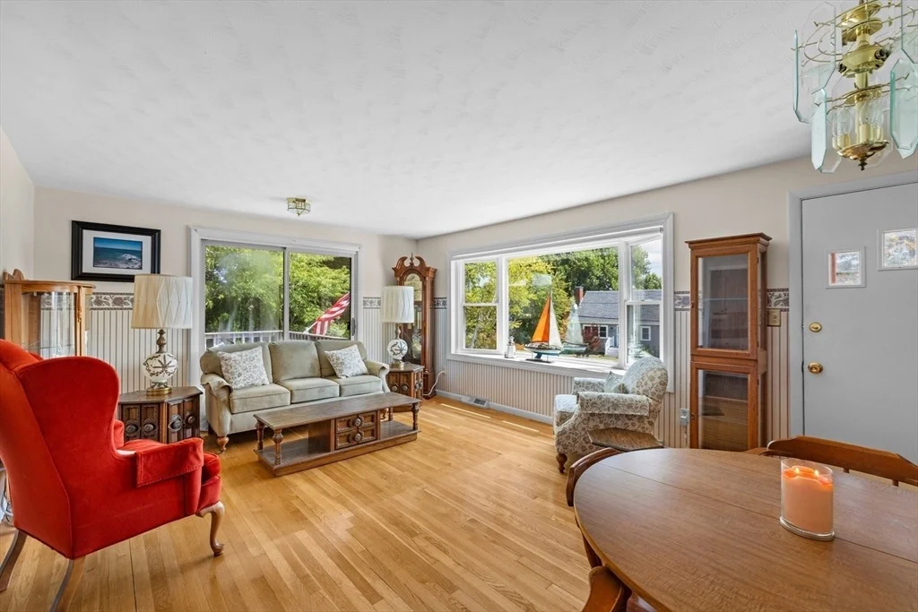 Photo of 131 Genevieve Ln