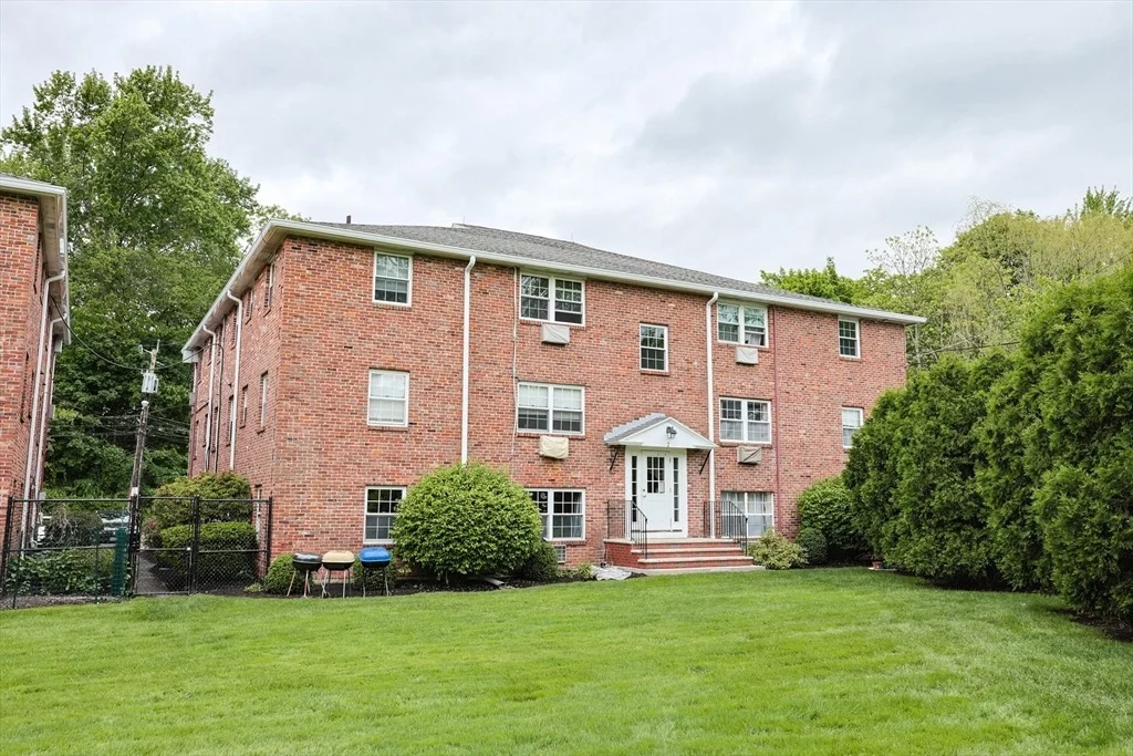 Photo of Unit 3 at 2 Colonial Village Dr