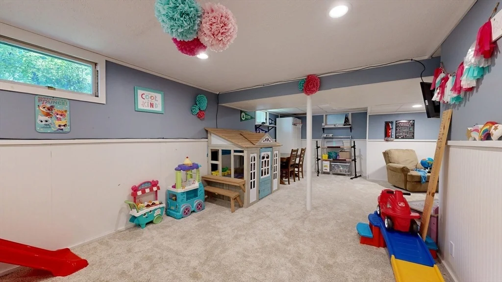 Photo of 4 Burnham Dr