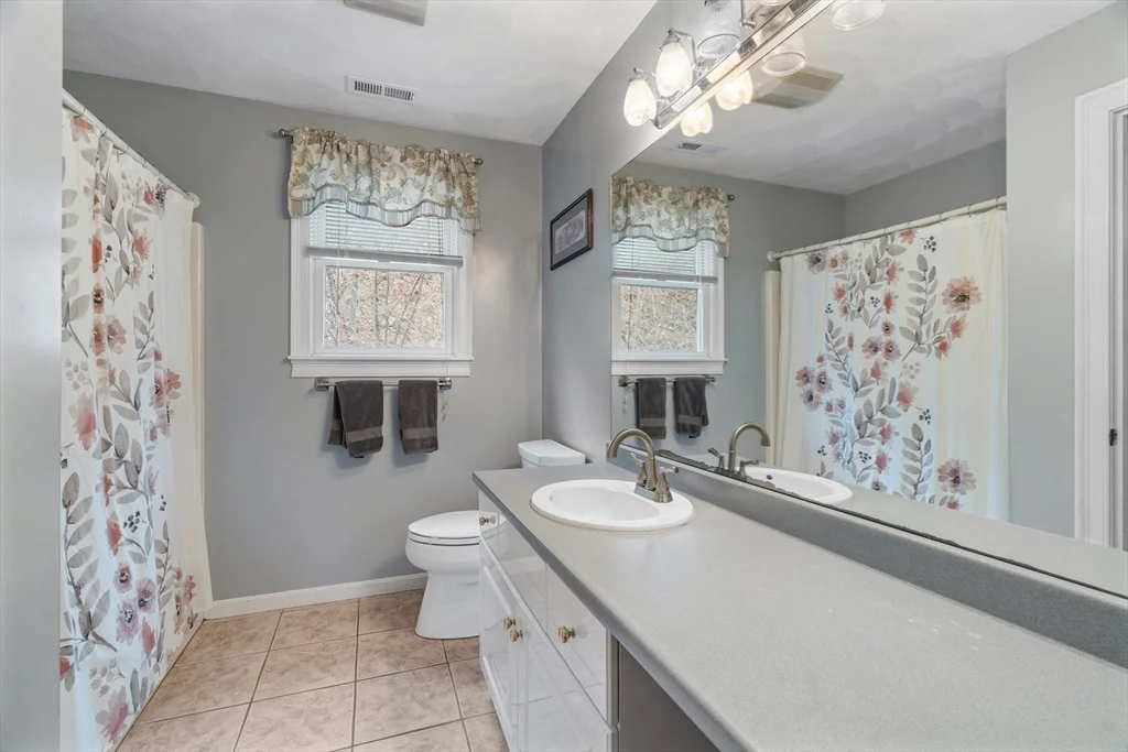 Photo of 7 Litchfield Road