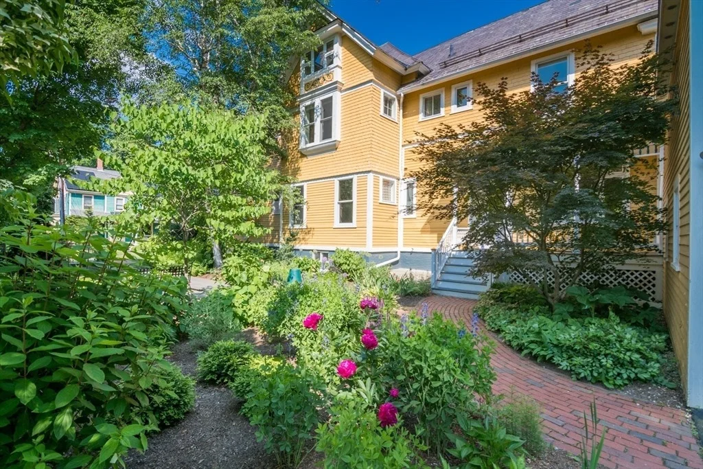 Photo of 75 Lyman Rd