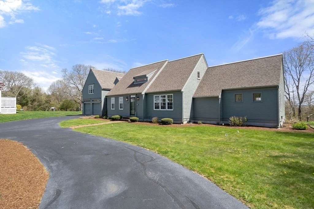 Photo of 205 Carlson Lane