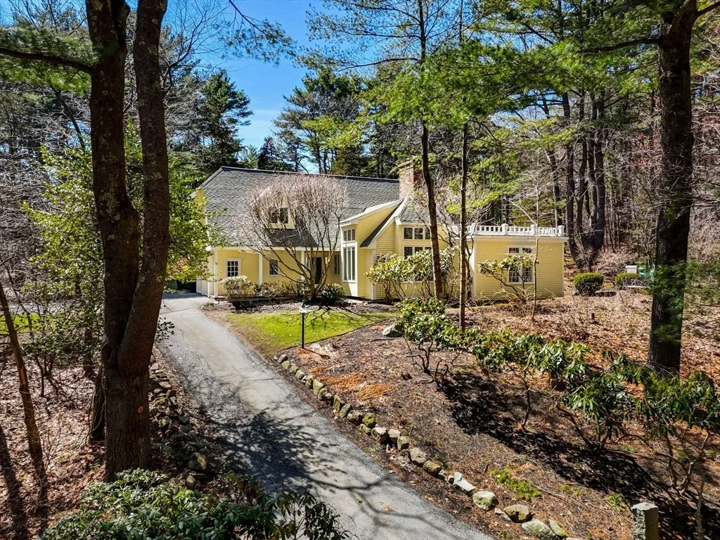 Photo of 16 Beaver Pond Rd