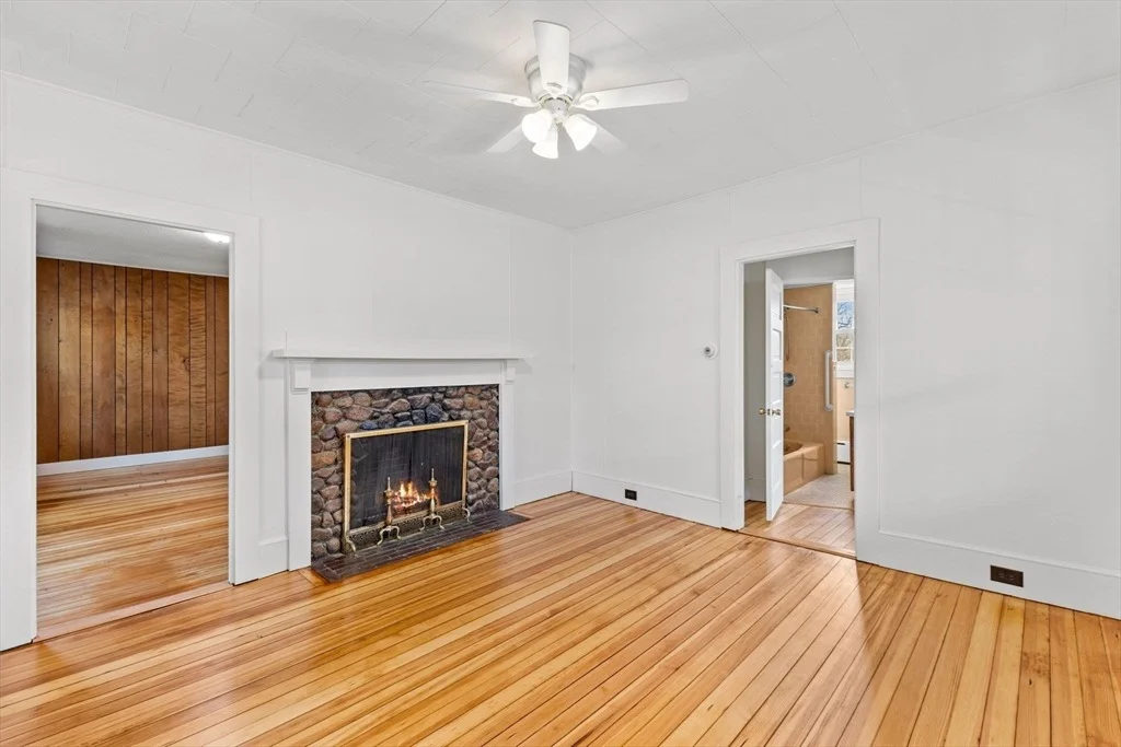 Photo of 10 Puritan Rd