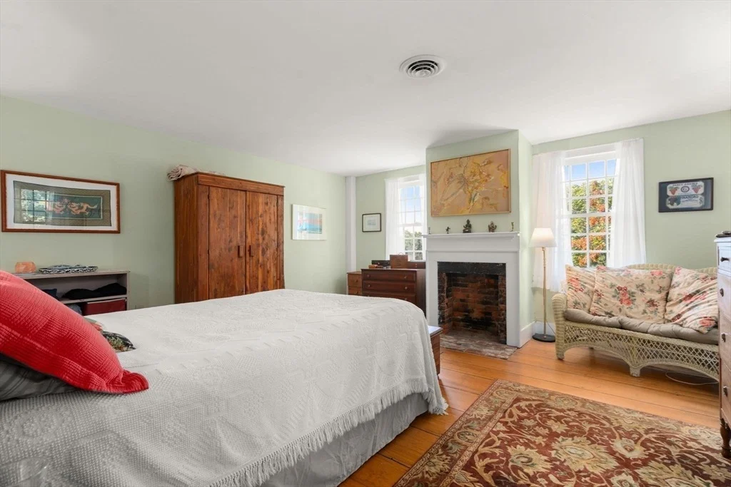 Photo of 287 Williamsburg