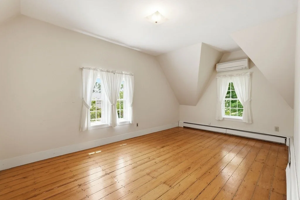 Photo of 38 Round Hill Road