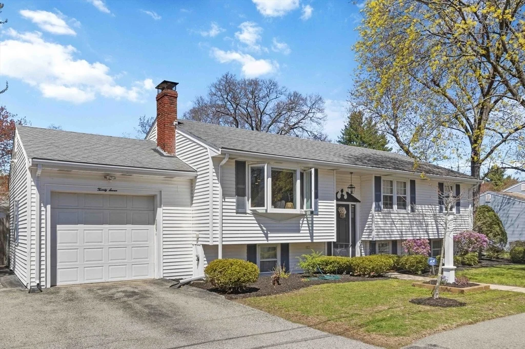 Photo of 27 Sun Valley Dr