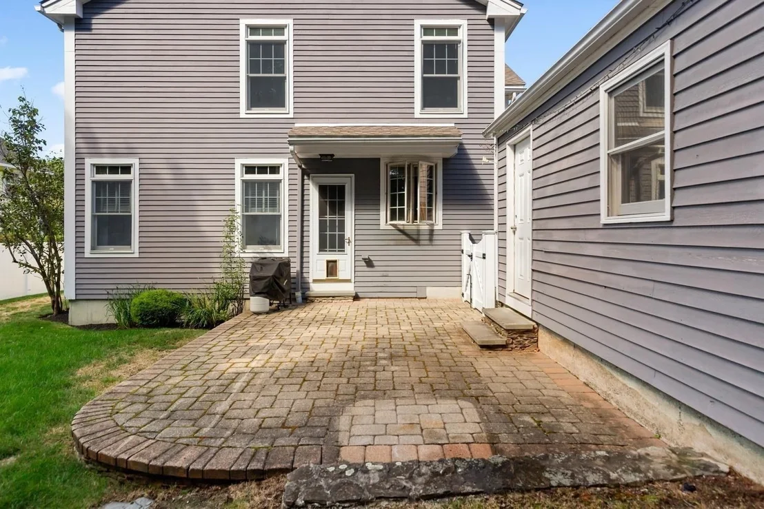 Photo of 85 Robbins Rd
