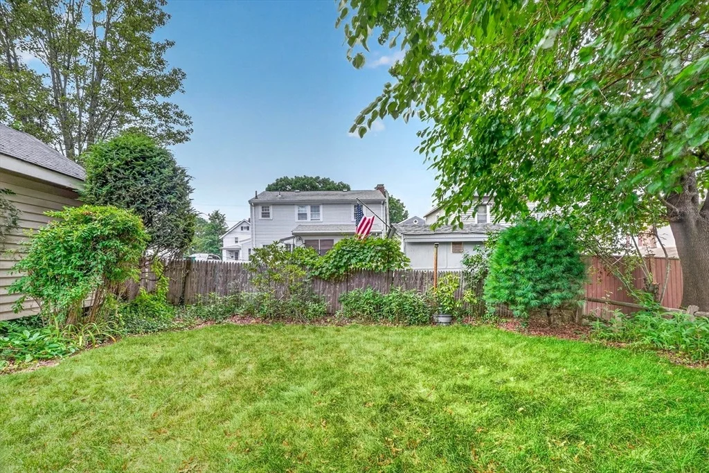 Photo of 37 Riverview St