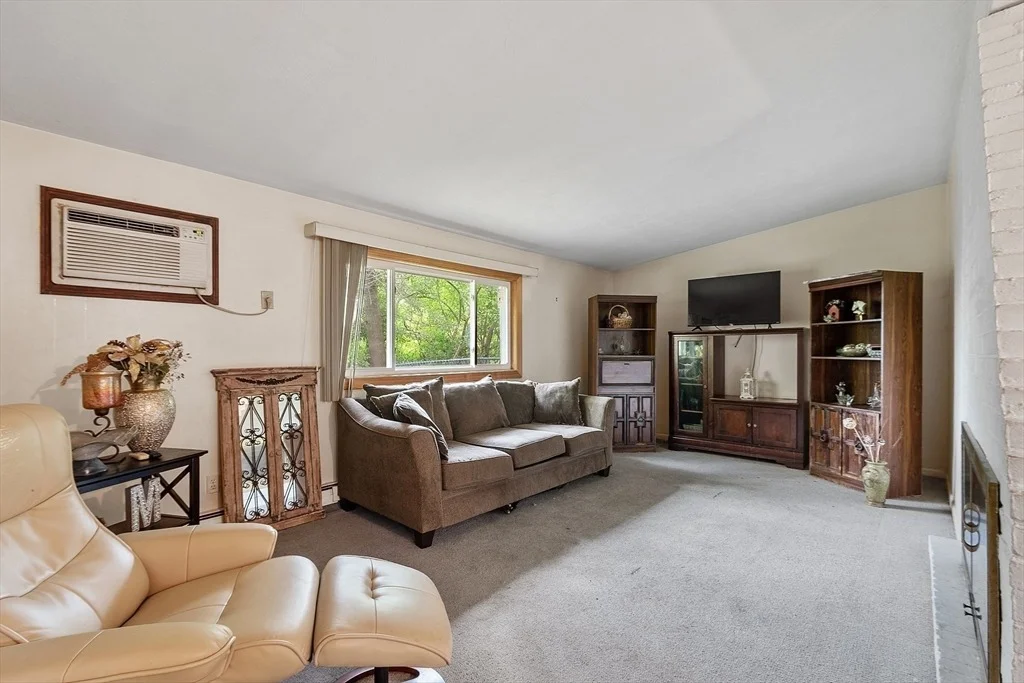 Photo of 115 Richard Rd