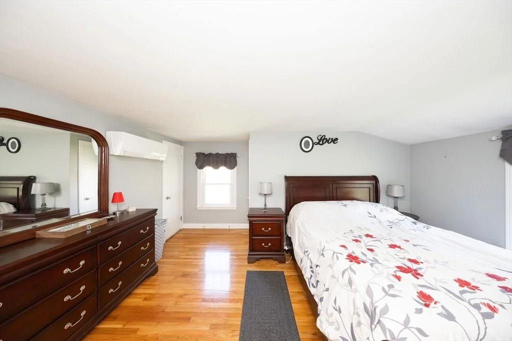 Photo of 37 Maple St