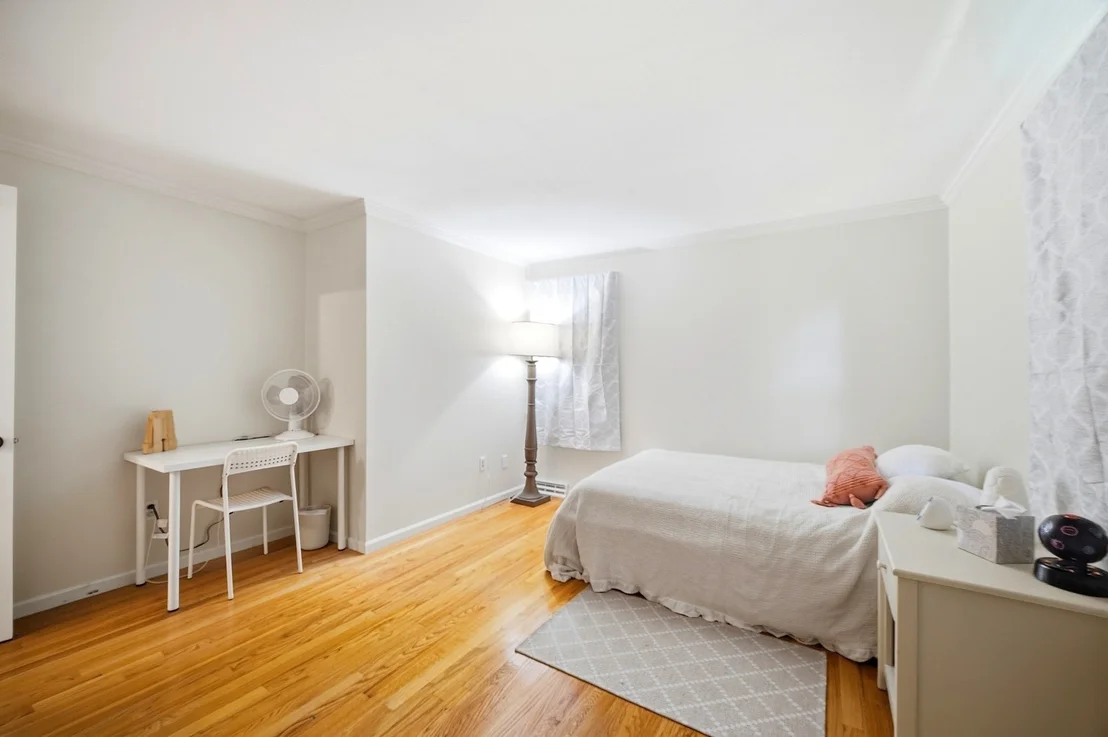 Photo of 64 Cambridge Cir