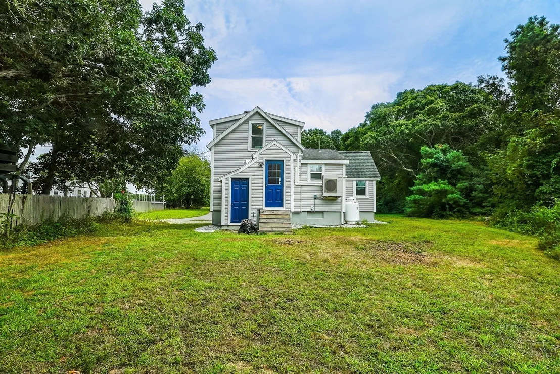 Photo of 5 Baptiste Ave