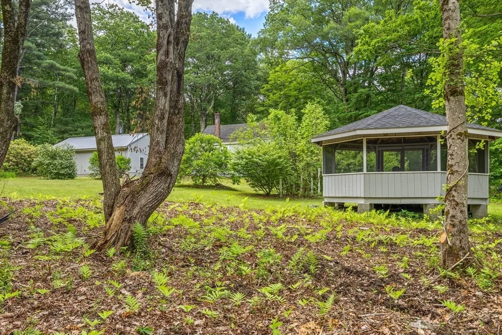 Photo of 294 North Valley Road