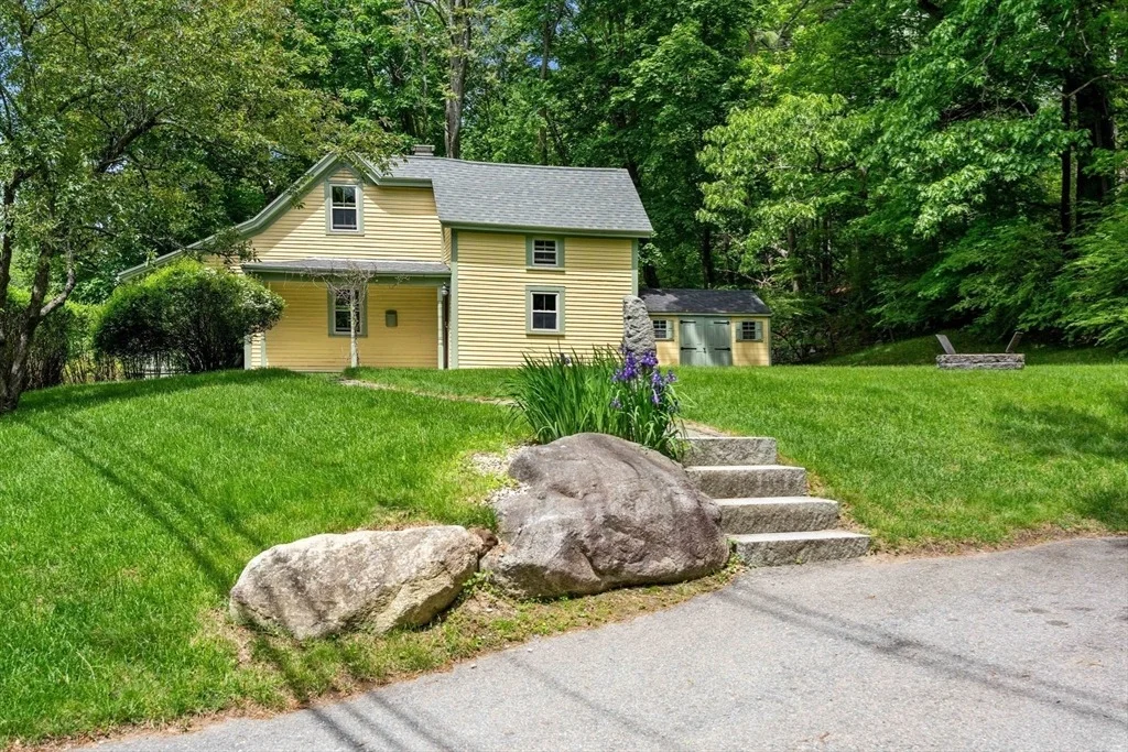 Photo of 32 River St